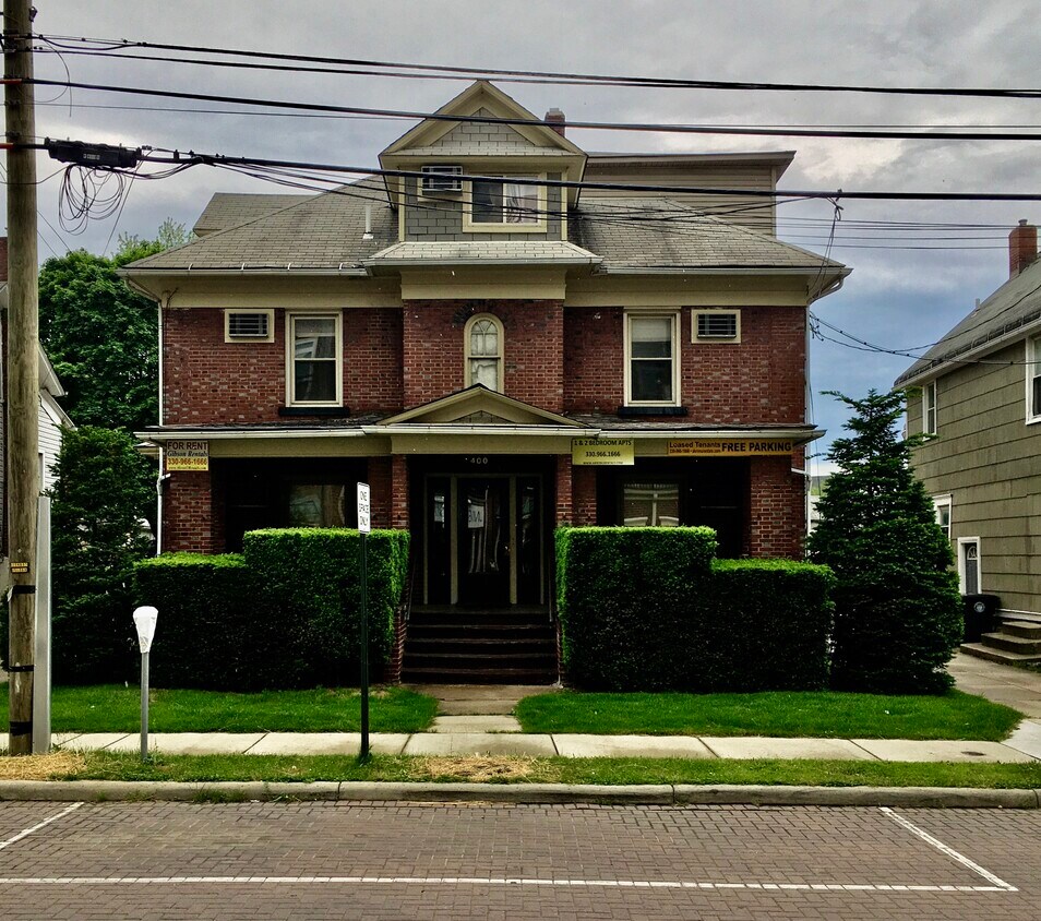 Primary Photo - 400 Sumner St