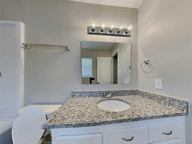 Building Photo - 24507 Fir Ridge Ct