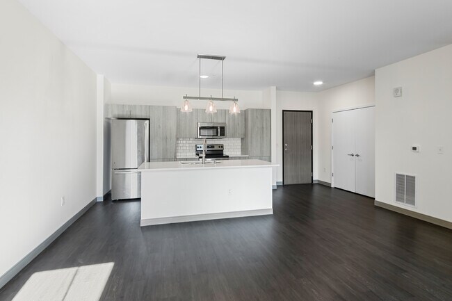 Foto del edificio - 2420 E Capitol Dr