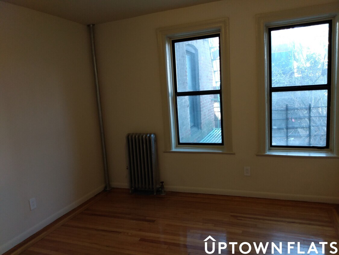 Foto del edificio - 2835 Bainbridge Ave