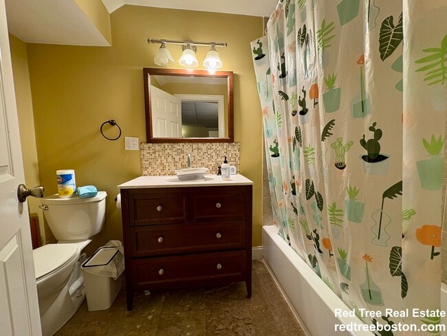 Building Photo - 11 Babcock St