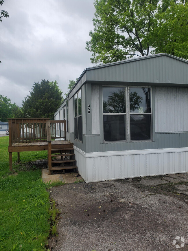 Building Photo - 358 Golden Dale Dr
