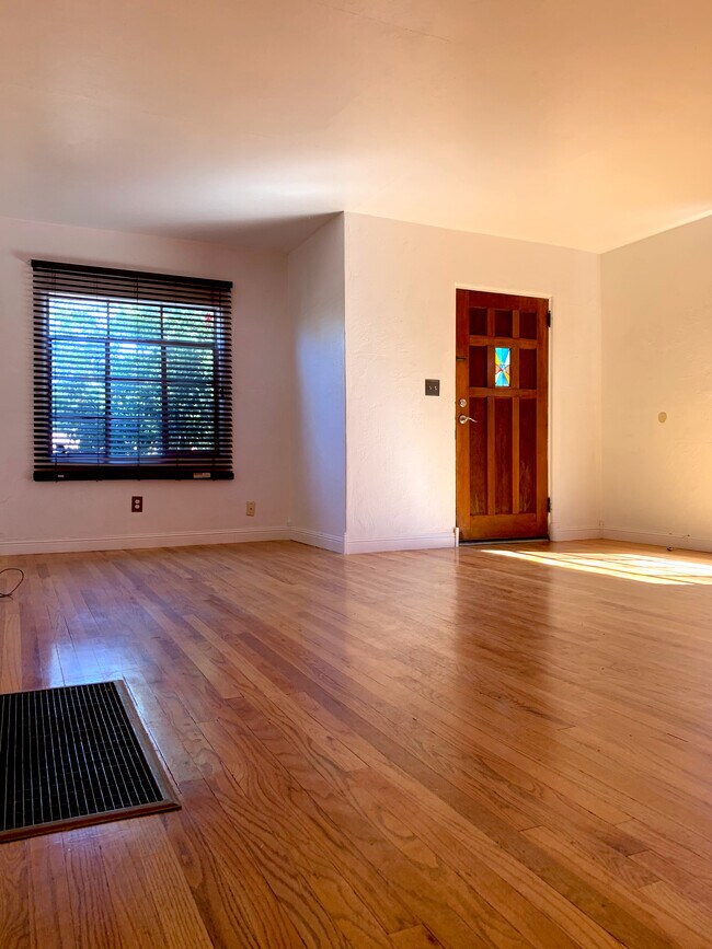 Foto del edificio - 417 Princeton Dr SE