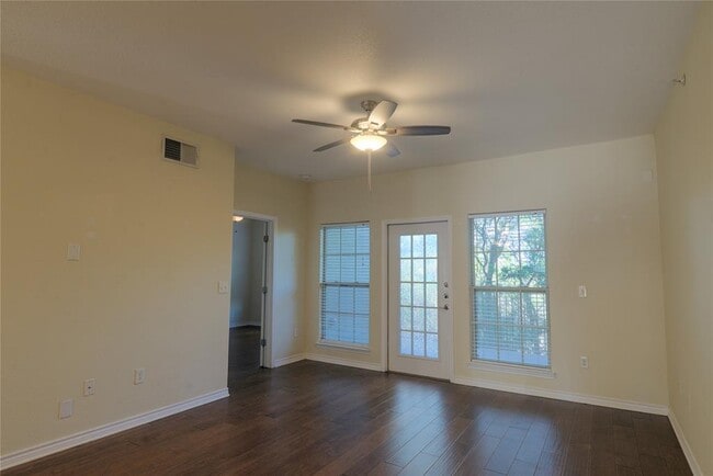 Building Photo - 6810 Deatonhill Dr