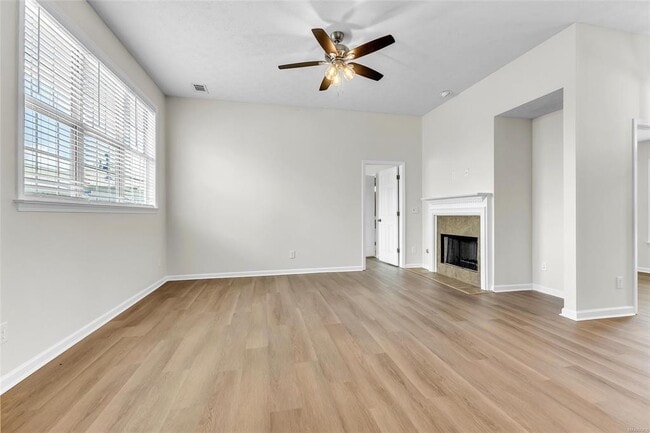 Building Photo - 3925 Claiborne Cir