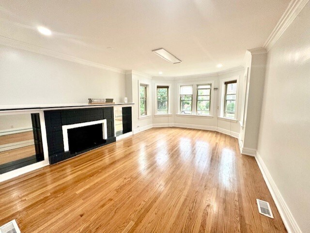 Foto del edificio - 5412 N Kimball Ave