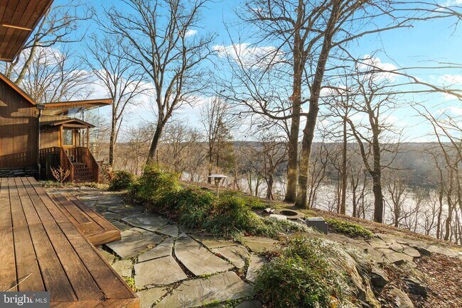 Foto del edificio - 11540 Springridge Rd