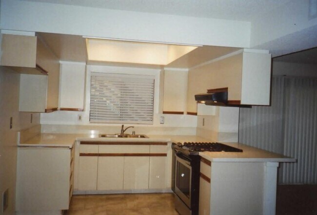 Kitchen - 16771 Moody Circle