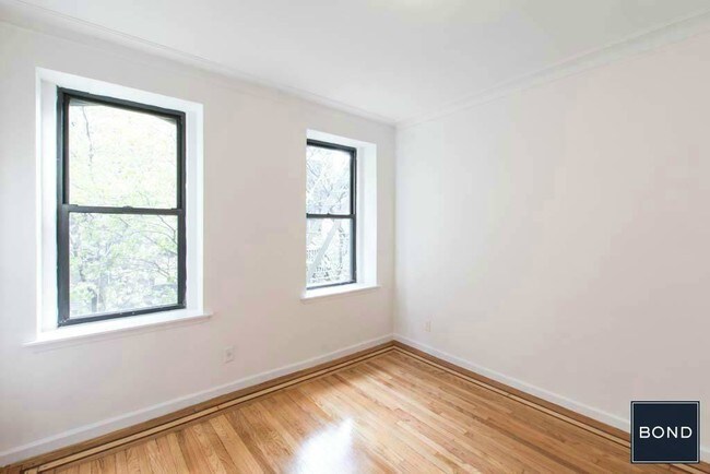 Building Photo - 441 E 51st St