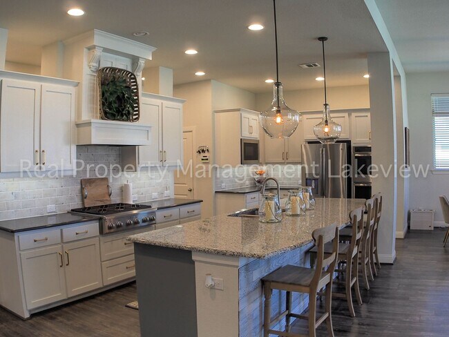 Building Photo - 4 Bedroom 3 Bath Executive Home in Argyle