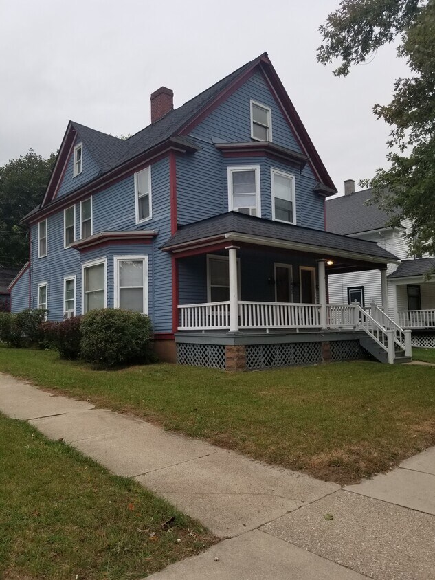 Foto del edificio - 1422 Merrill St