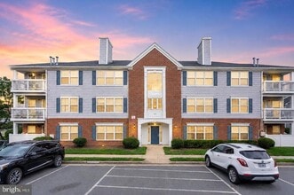 Building Photo - 645 Constellation Square SE