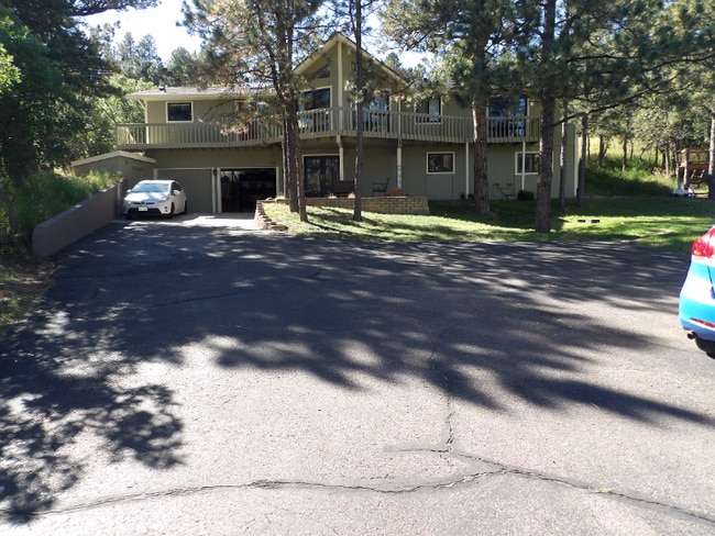 Building Photo - 1415 Oak Hills Dr