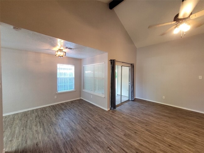 Foto del edificio - 9843 Mill Shadow Dr