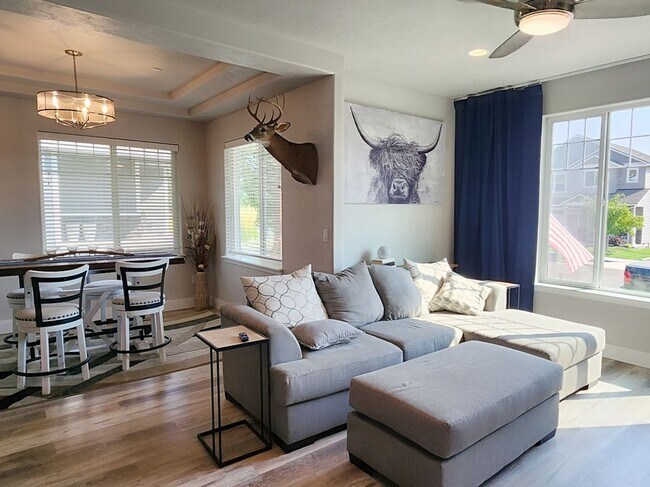 Foto del edificio - Home Sweet Home! Won't last long!