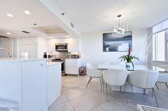 Building Photo - 5550 Heron Point Dr