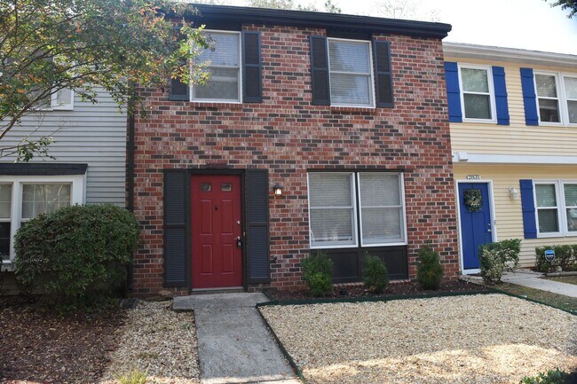 Foto del edificio - 3/2.5 Townhome in Quiet Subdivision Under ...