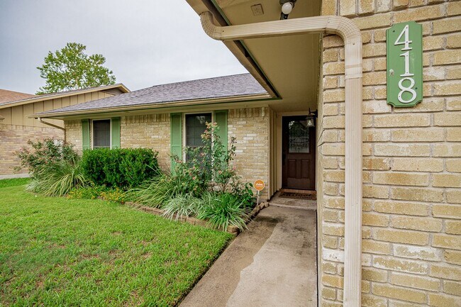 Building Photo - Great Home in a Great Neighborhood