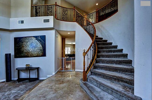 Building Photo - Luxurious Home in Foothills Southern Highl...