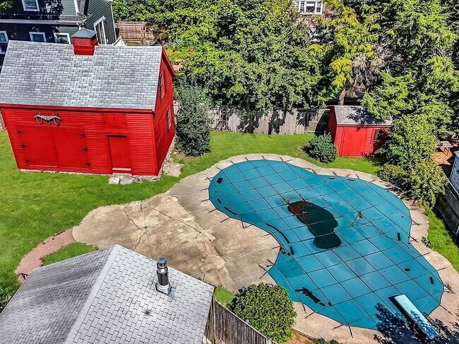 Building Photo - 63 Johnson St