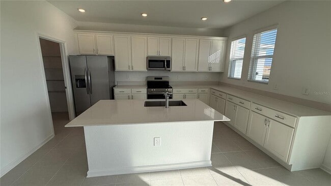 Building Photo - 5620 Lemon Grass St