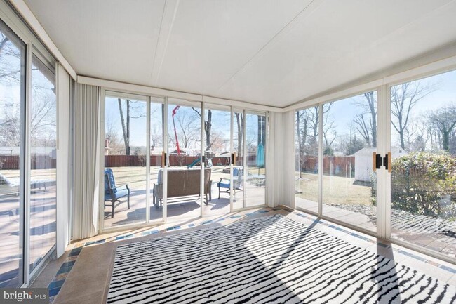 Foto del edificio - 2405 Cedar Ln