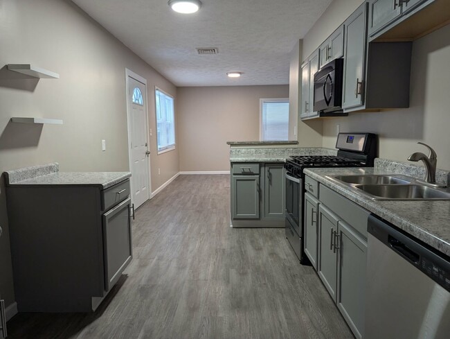 Foto del edificio - 4860 Forest Rd