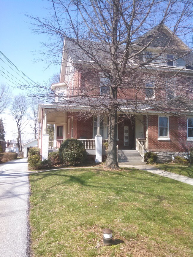 Outside triplex - 209 Monument Ave