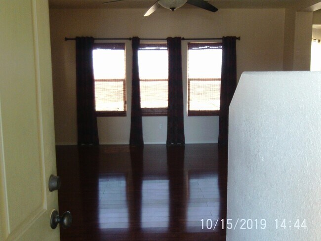 Foto del edificio - Coors and Rio Bravo Area!   (6 MONTH LEASE...