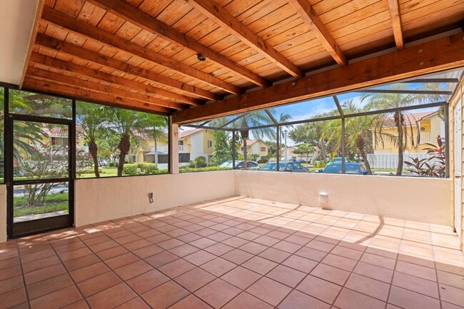 Building Photo - 136 Seabreeze Cir
