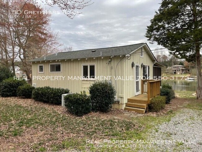 Building Photo - Waterfront Cabin in Mooresville