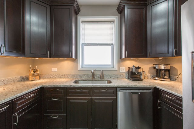 Building Photo - 3835 N Western Ave