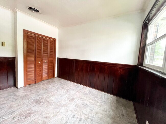 Foto del edificio - 1202 Carolina Ave