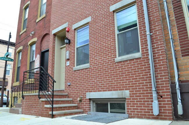 Building Photo - 774 S 15th St