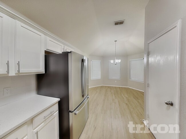 Building Photo - 1658 Wildflower Dr