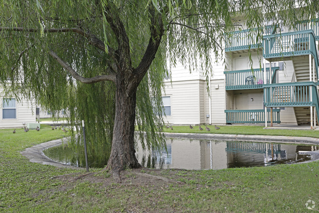 Building Photo - Willowbrook Apartments