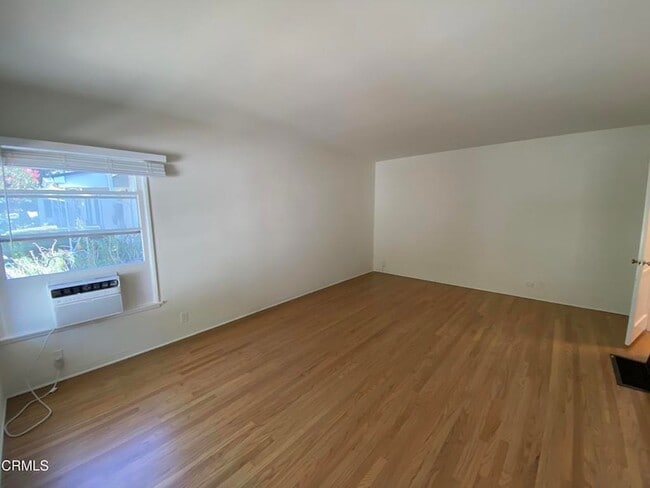 Foto del edificio - 2448 E Washington Blvd