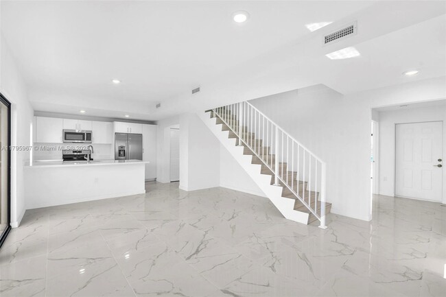 Foto del edificio - 245 NW 13th St