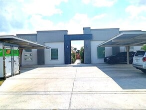 Building Photo - 6 S Colt Ln