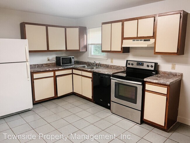 Building Photo - 4 br, 2.5 bath House - 246 Pheasant Run Court