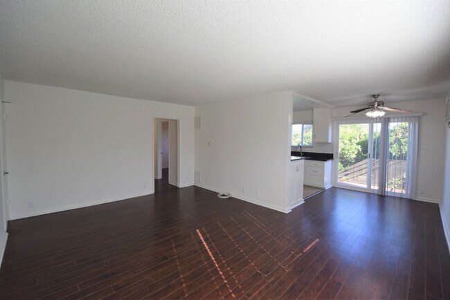 Building Photo - 6512 Woodman Ave