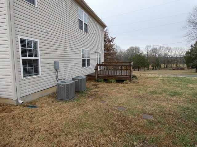 Building Photo - 194 Lyndhurst Dr