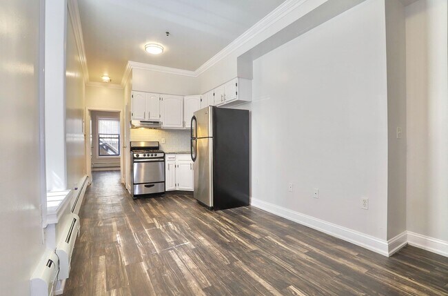 Foto del edificio - 6311 Dewey Ave