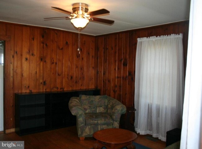 Foto del edificio - 809 Bancroft Ave