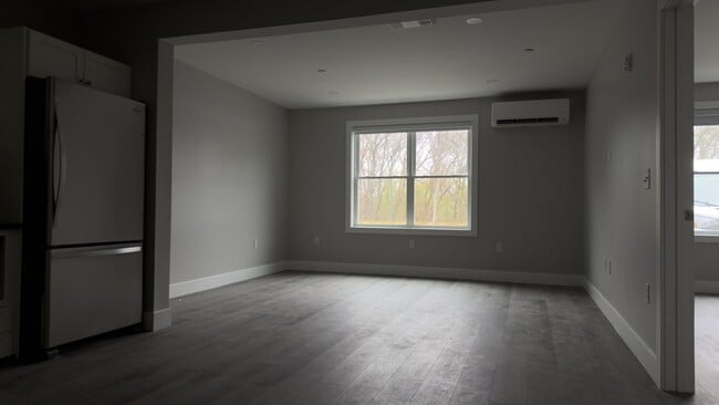 Building Photo - 251 Sladen St