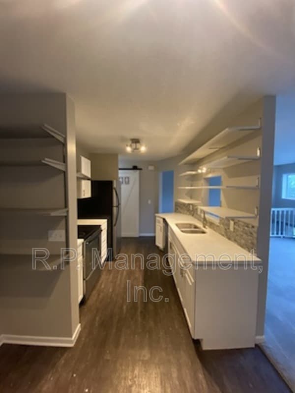 Building Photo - 14391 Estates Ave