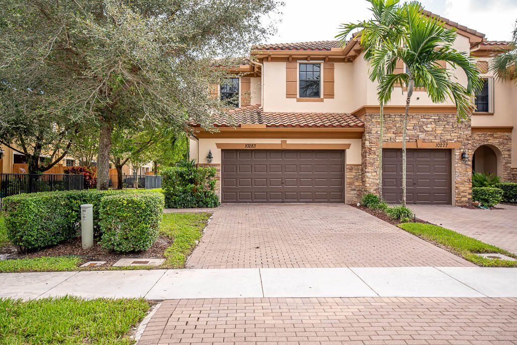 Foto principal - 10283 Wellington Parc Dr