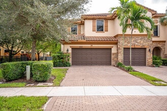 Building Photo - 10283 Wellington Parc Dr