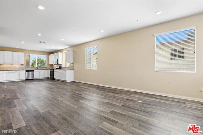 Building Photo - 4 br, 3.5 bath Condo - 14432 Kabana Ln Apt 1