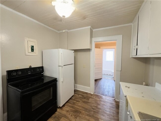 Building Photo - 200 Judd St